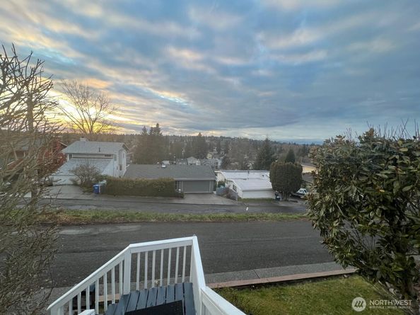 7756 14th Avenue SW, Seattle WA 98106