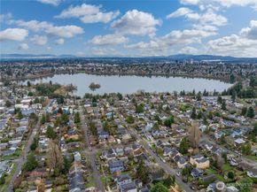 713 B N 70th Street, Seattle WA 98103