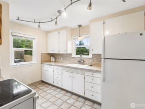 9417 44th Place NE, Seattle WA 98115