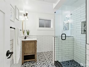 1310 121st Avenue SE, Bellevue WA 98005