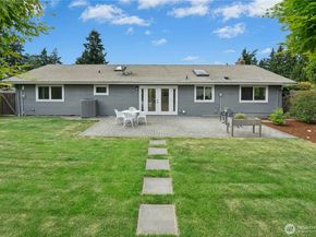 1310 121st Avenue SE, Bellevue WA 98005