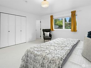 1310 121st Avenue SE, Bellevue WA 98005