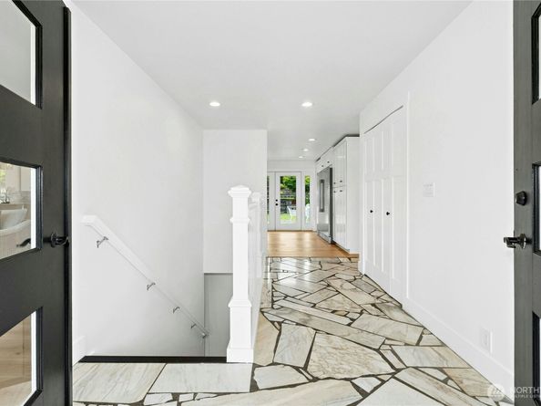 1310 121st Avenue SE, Bellevue WA 98005