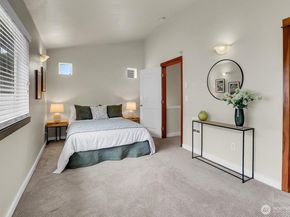 9236 Interlake Avenue N B, Seattle WA 98103