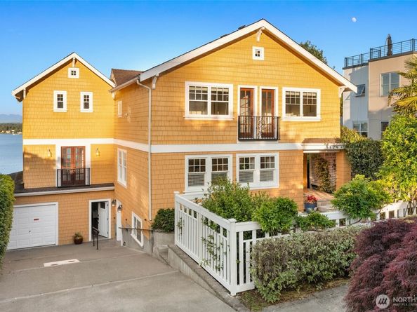 1126 33rd Avenue S, Seattle WA 98144