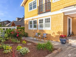 1126 33rd Avenue S, Seattle WA 98144