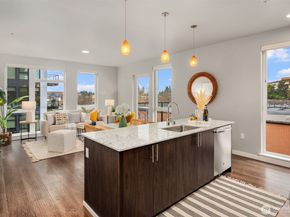 1085 103rd Avenue NE 328, Bellevue WA 98004
