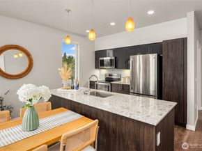 1085 103rd Avenue NE 328, Bellevue WA 98004
