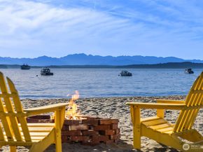 8917 Fauntleroy Way SW, Seattle WA 98136
