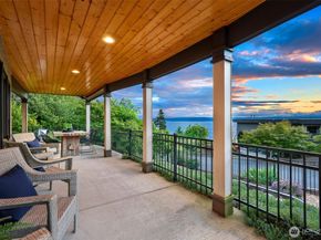 10960 39th Avenue SW, Seattle WA 98146