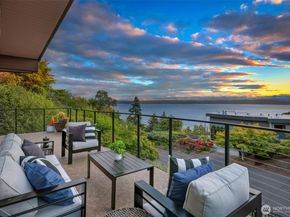 10960 39th Avenue SW, Seattle WA 98146