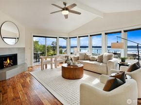 10960 39th Avenue SW, Seattle WA 98146