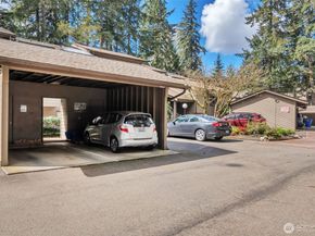 19115 Ballinger Way NE 102, Lake Forest Park WA 98155