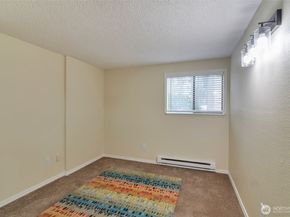 19115 Ballinger Way NE 102, Lake Forest Park WA 98155