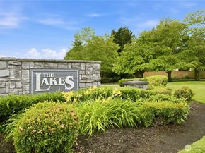23302 57th Avenue S 40, Kent WA 98032