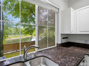 23302 57th Avenue S 40, Kent WA 98032