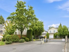 23302 57th Avenue S 40, Kent WA 98032