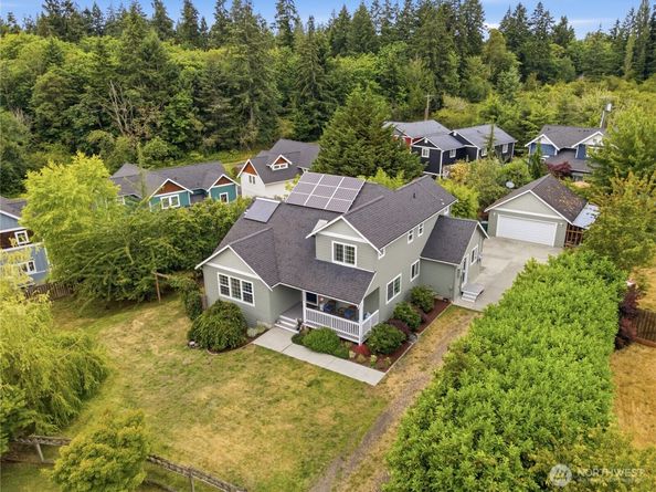 2484 Soundview Drive NE, Bainbridge Island WA 98110