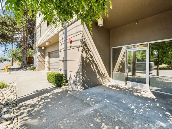 2530 15th Avenue W 401, Seattle WA 98119