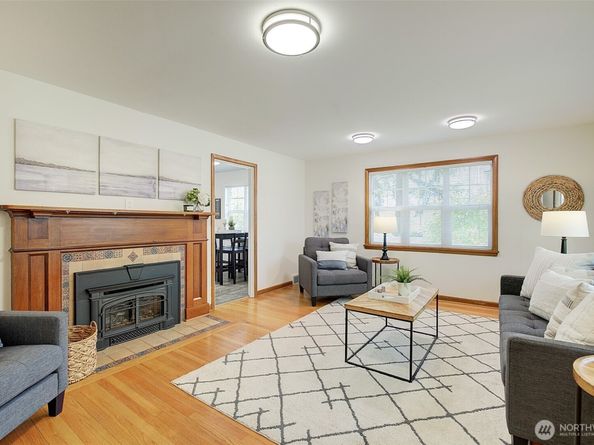 15524 Midvale Avenue N, Shoreline WA 98133