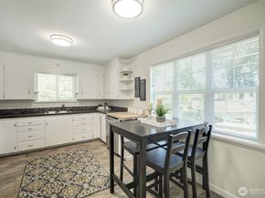 15524 Midvale Avenue N, Shoreline WA 98133