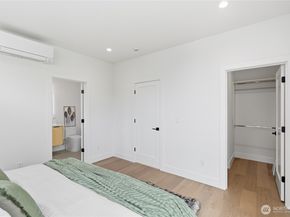6221 9th Avenue NE, Seattle WA 98115