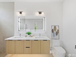 6221 9th Avenue NE, Seattle WA 98115