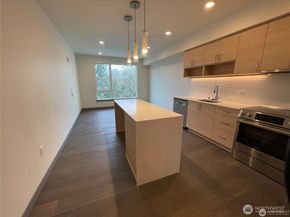 11903 NE 128th Street 412, Kirkland WA 98034