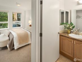4528 8th Avenue NE 3C, Seattle WA 98105