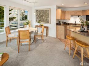 4528 8th Avenue NE 3C, Seattle WA 98105