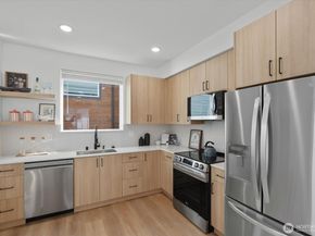 10338 Wallingford Avenue N B, Seattle WA 98133