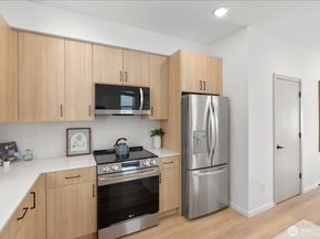 10338 Wallingford Avenue N B, Seattle WA 98133