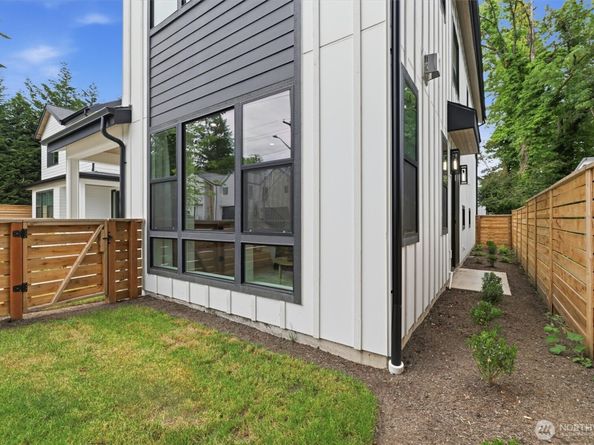 12426 NE 90th Street, Kirkland WA 98033