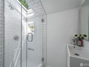 3033 NE 92nd Street, Seattle WA 98115