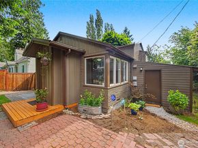 15504 11th Avenue NE, Shoreline WA 98155