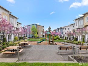 14590 36th Avenue NE, Lake Forest Park WA 98155