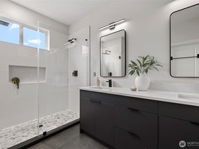14590 36th Avenue NE, Lake Forest Park WA 98155