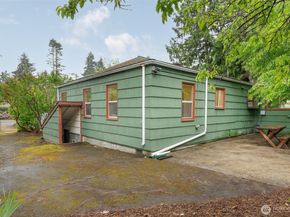 17633 10th Avenue NE, Shoreline WA 98155