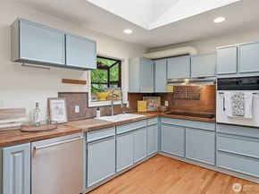 17633 10th Avenue NE, Shoreline WA 98155
