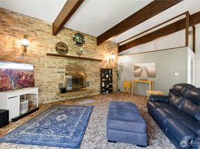 18408 SE 44th Street, Issaquah WA 98027