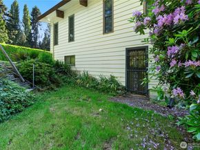 18408 SE 44th Street, Issaquah WA 98027