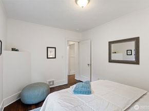 3917 Midvale Avenue N A, Seattle WA 98103