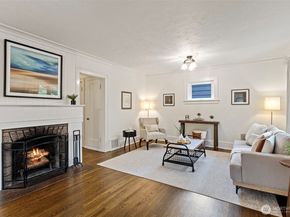 3917 Midvale Avenue N A, Seattle WA 98103
