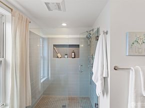 3917 Midvale Avenue N A, Seattle WA 98103