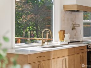 32007 28th Avenue SW, Federal Way WA 98023