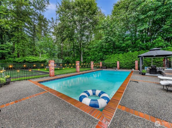 21830 NE 69th Street, Redmond WA 98053