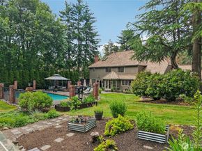 21830 NE 69th Street, Redmond WA 98053