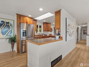 22525 10th Avenue S, Des Moines WA 98198