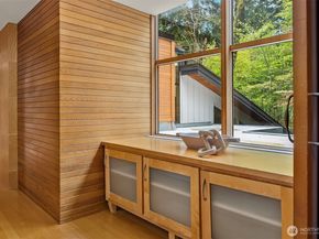 10020 NE 27th Street, Bellevue WA 98004