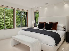 10020 NE 27th Street, Bellevue WA 98004